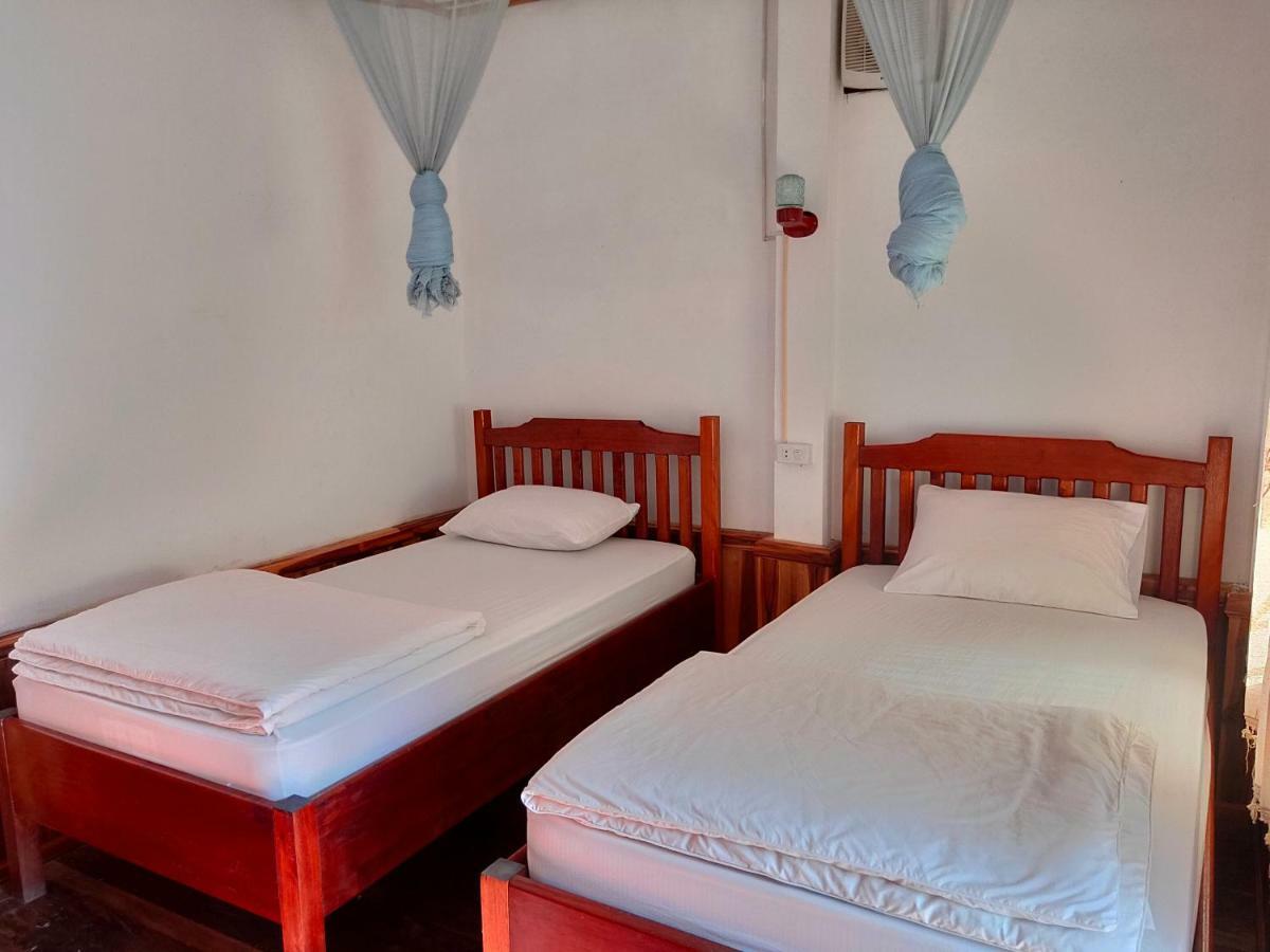 Sunset Bungalows & Gh Muang Ngoi Екстер'єр фото