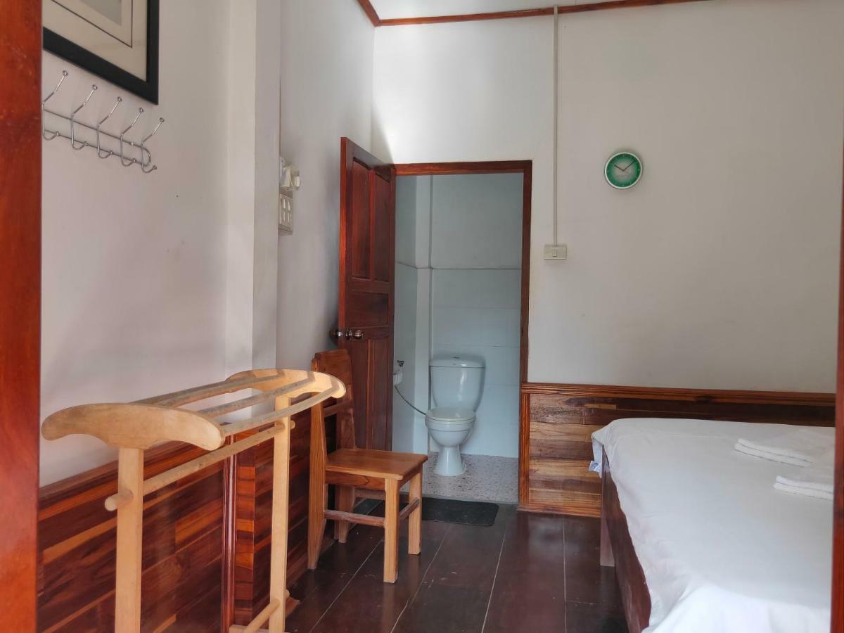 Sunset Bungalows & Gh Muang Ngoi Екстер'єр фото