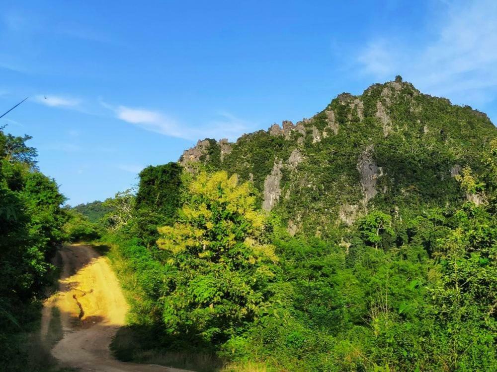 Sunset Bungalows & Gh Muang Ngoi Екстер'єр фото
