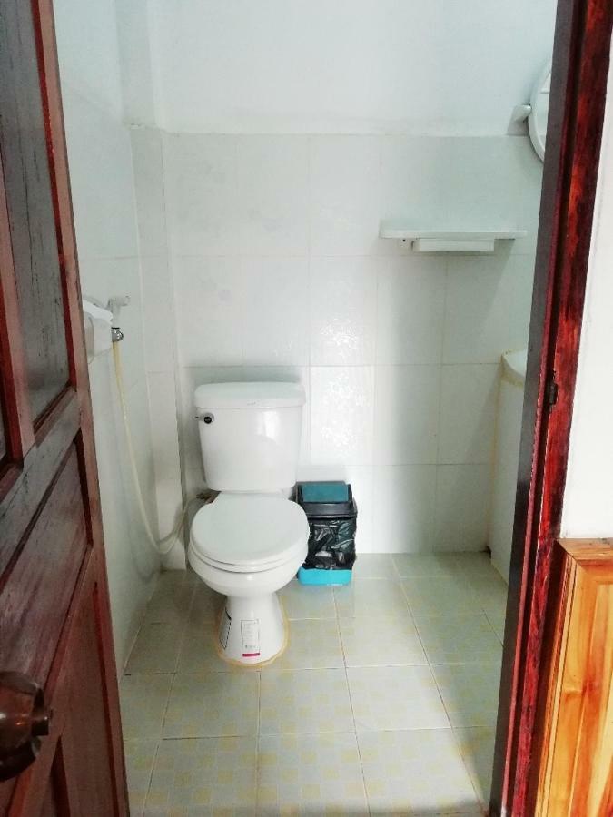 Sunset Bungalows & Gh Muang Ngoi Екстер'єр фото